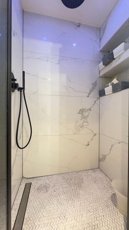 Appartement sur toit - 75 m² - 3 pièces