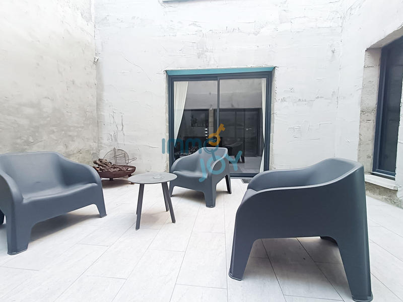 Maison - 257 m² - 10 pièces