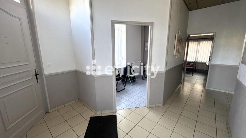 Maison - 255 m² - 7 pièces