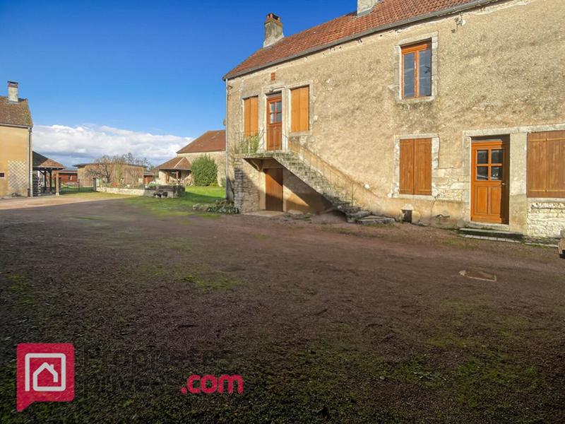 Maison - 260 m² - 9 pièces