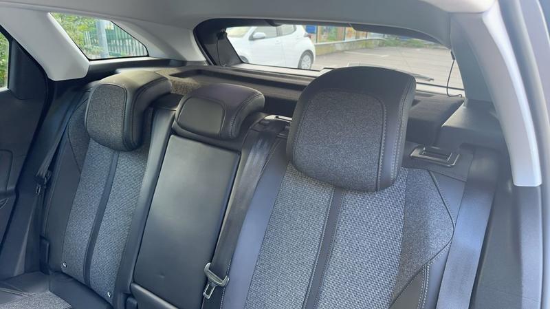 Peugeot 3008 II 1.2 PureTech 130 Allure - Entretien constructeur