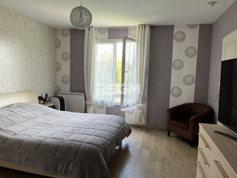 Maison - 215 m² - 8 pièces