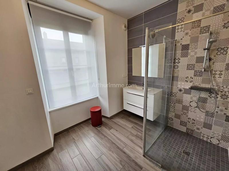 Maison - 225 m² - 9 pièces