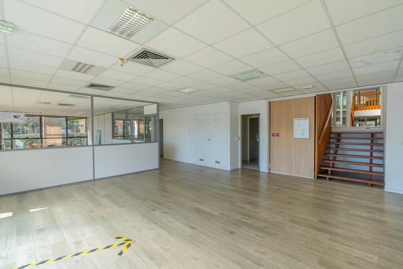 Bureau - 1 331 m² - 17 pièces