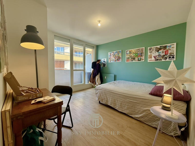 Appartement - 93 m² - 5 pièces