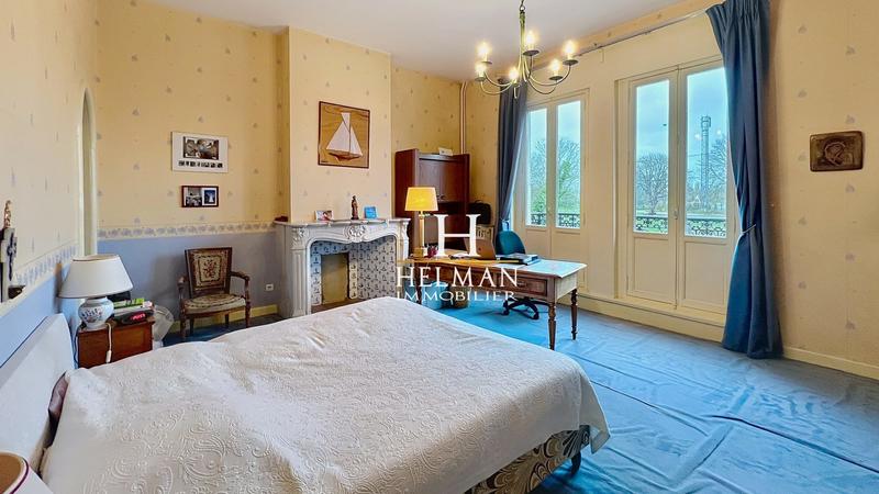 Maison - 424 m² - 9 pièces