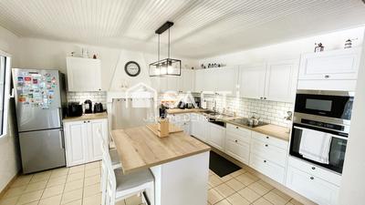 Maison - 130 m² - 11 pièces