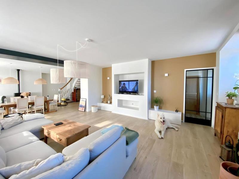 Maison - 200 m² - 6 pièces