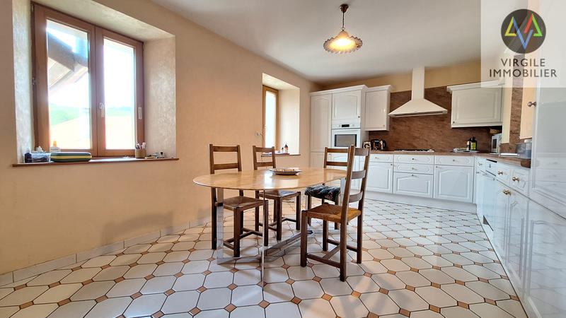 Maison - 477 m² - 18 pièces