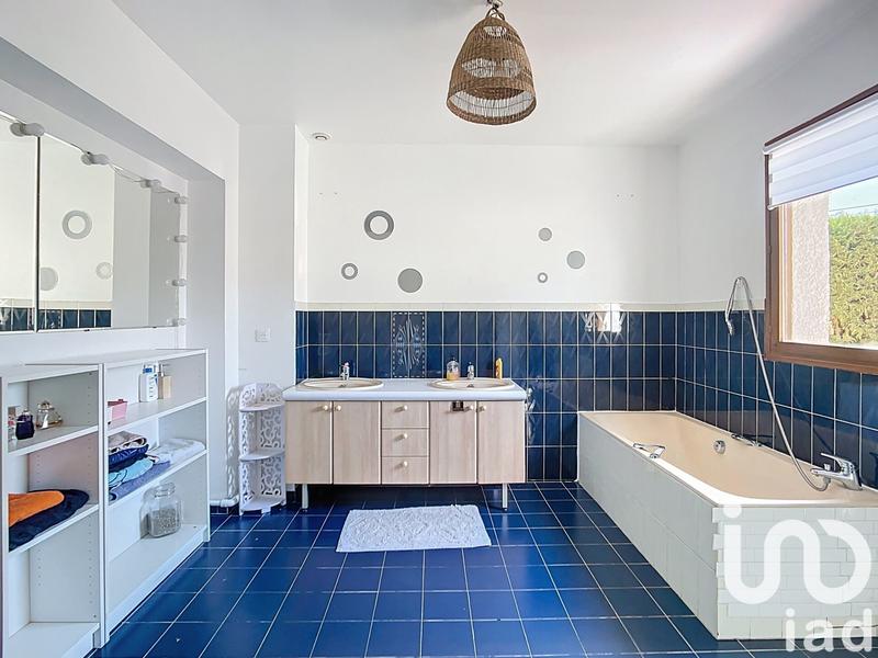 Maison - 200 m² - 7 pièces