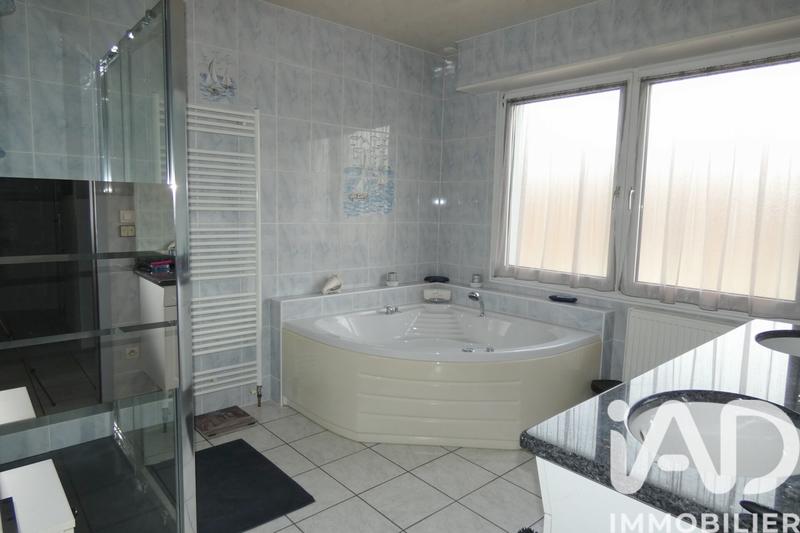 Maison - 180 m² - 7 pièces