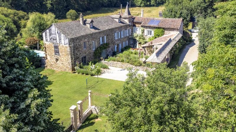 Maison - 300 m² - 11 pièces