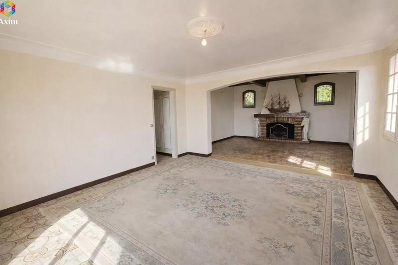 Villa - 218 m² - 8 pièces