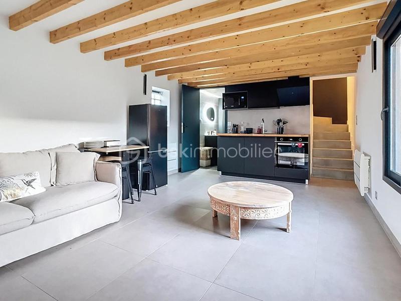 Maison - 202 m² - 6 pièces