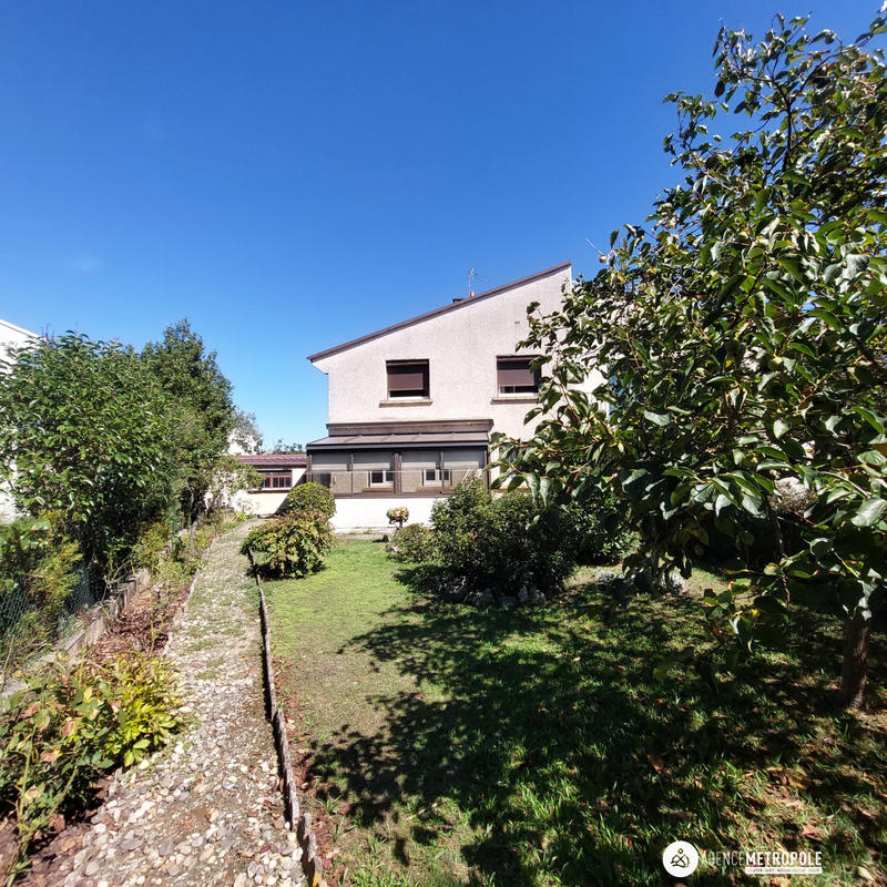 Maison - 93 m² - 5 pièces