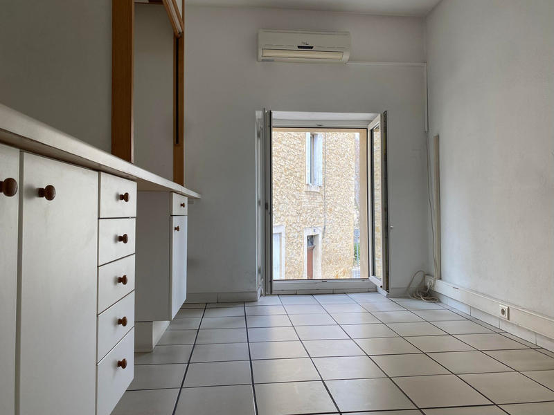 Local commercial - 150 m² - 3 pièces