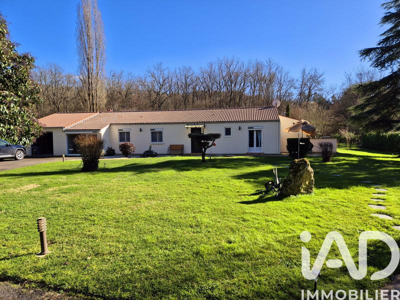 Maison - 180 m² - 5 pièces