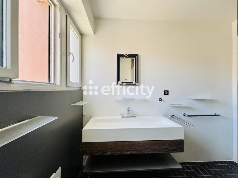 Appartement - 94 m² - 3 pièces