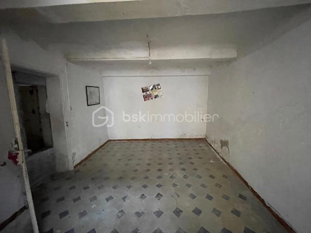 Immeuble - 180 m² - 14 pièces