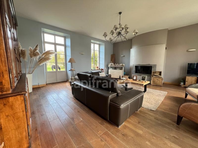 Propriété - 468 m² - 17 pièces