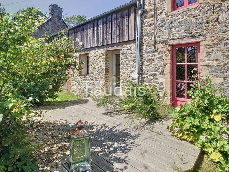 Maison - 174 m² - 9 pièces