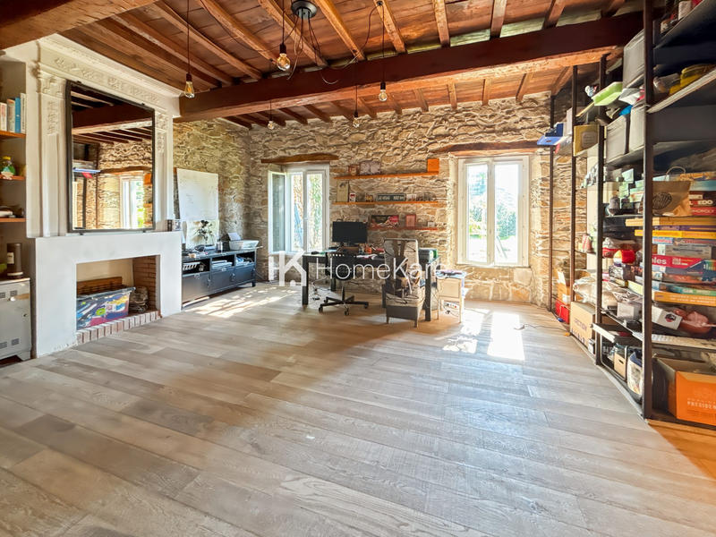 Maison - 360 m² - 7 pièces