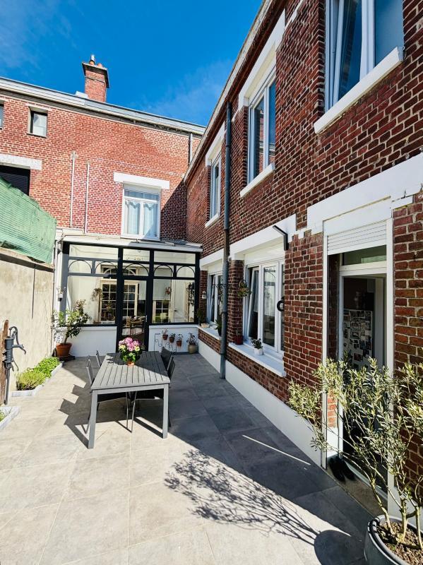 Maison - 220 m² - 7 pièces