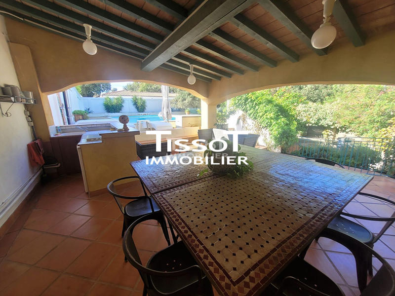 Villa - 243 m² - 11 pièces