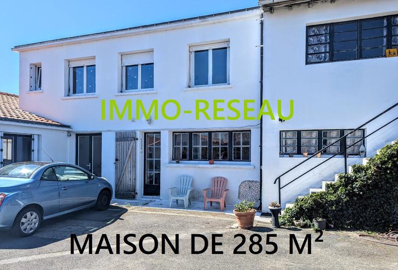 Maison - 285 m² - 8 pièces