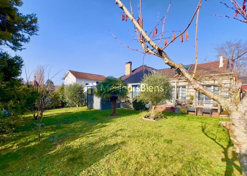 Maison - 130 m² - 8 pièces