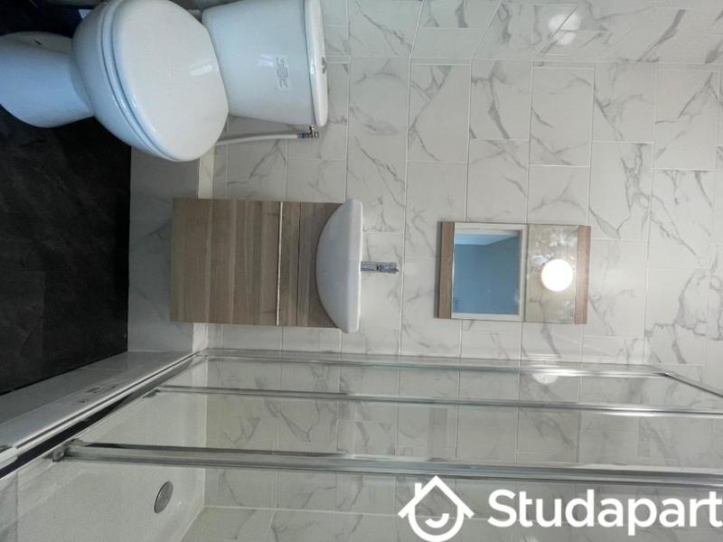 Chambre - 13 m² - 1 pièce