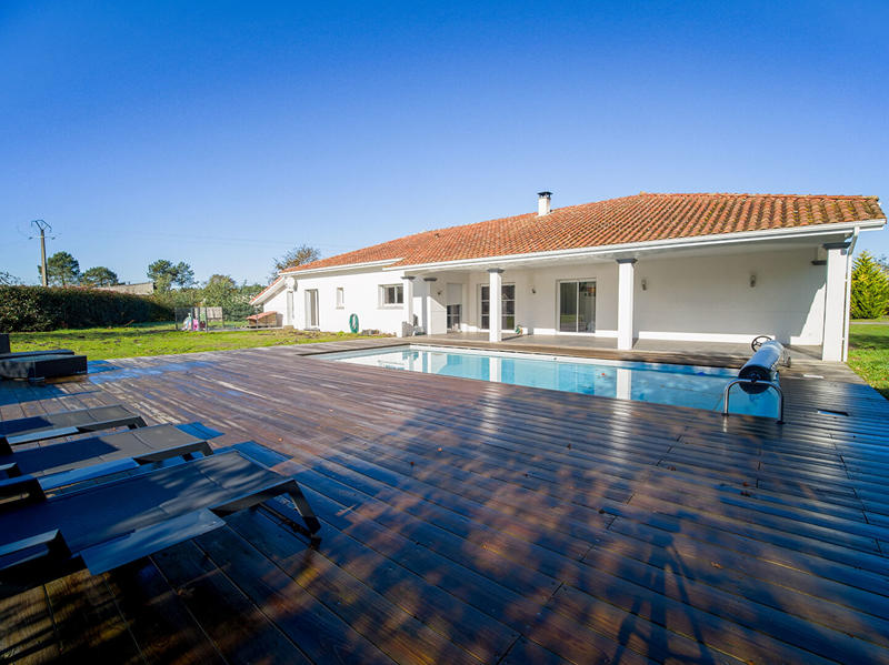 Maison - 192 m² - 6 pièces