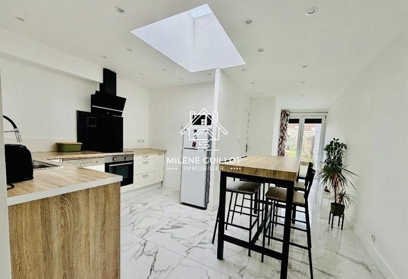 Maison - 85 m² - 4 pièces