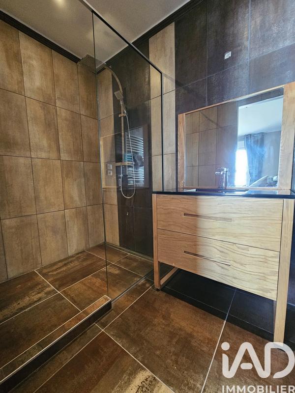 Maison - 210 m² - 5 pièces