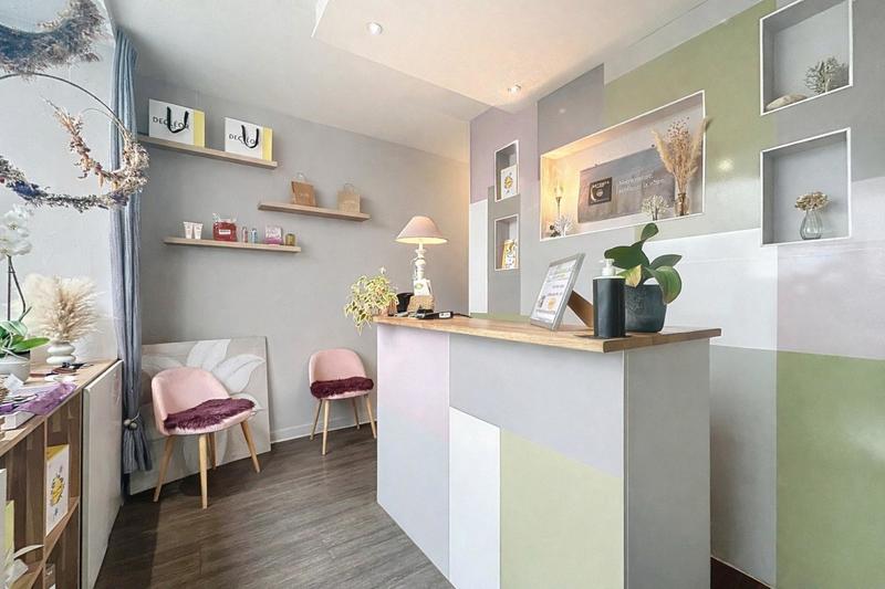 Local commercial - 67 m² - 4 pièces