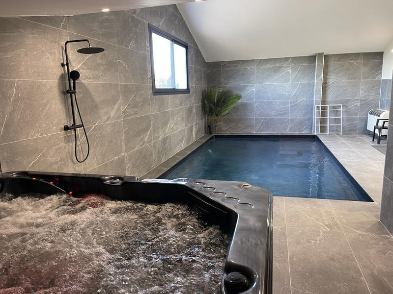 Propriété - 350 m² - 8 pièces