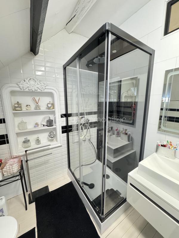 Maison en pierre - 185 m² - 6 pièces