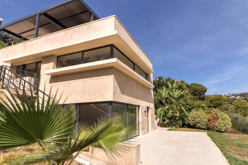 Maison - 180 m² - 5 pièces