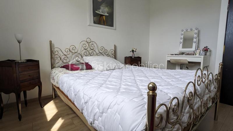 Maison traditionnelle - 203 m² - 7 pièces