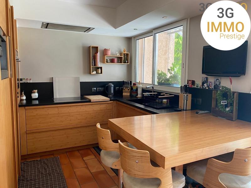 Maison - 171 m² - 6 pièces