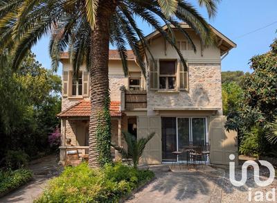 Maison - 121 m² - 6 pièces