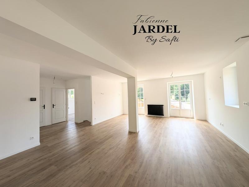 Maison - 200 m² - 8 pièces