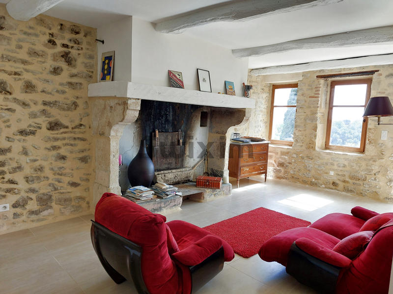 Mas - 302 m² - 11 pièces