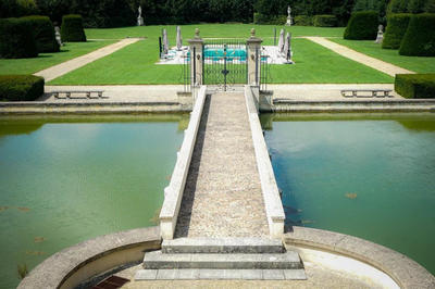 Château - 1 242 m² - 20 pièces