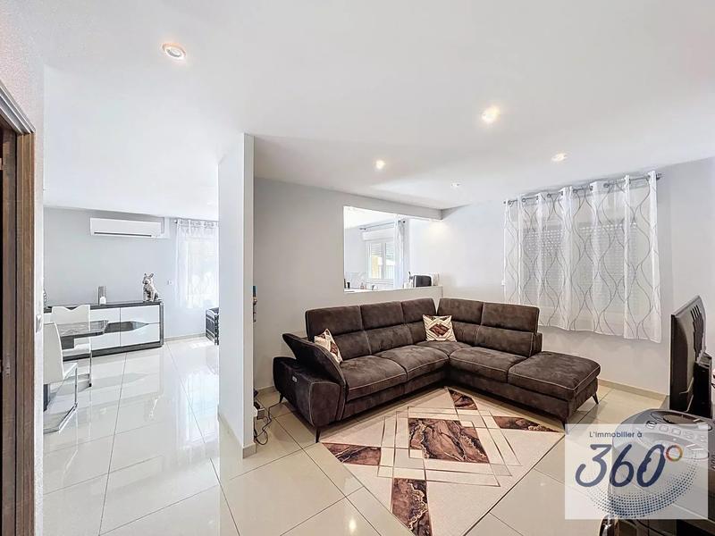 Maison - 98 m² - 4 pièces