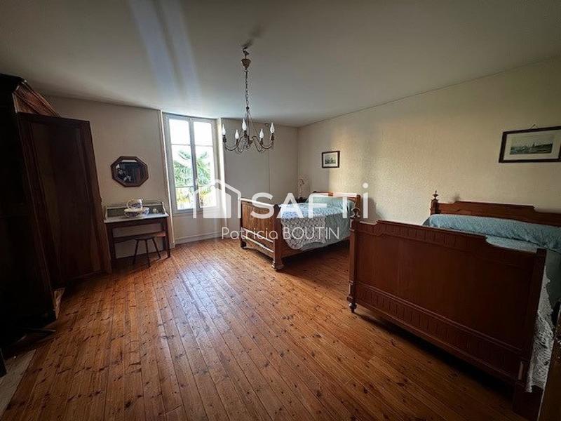 Maison de maîtres - 302 m² - 9 pièces