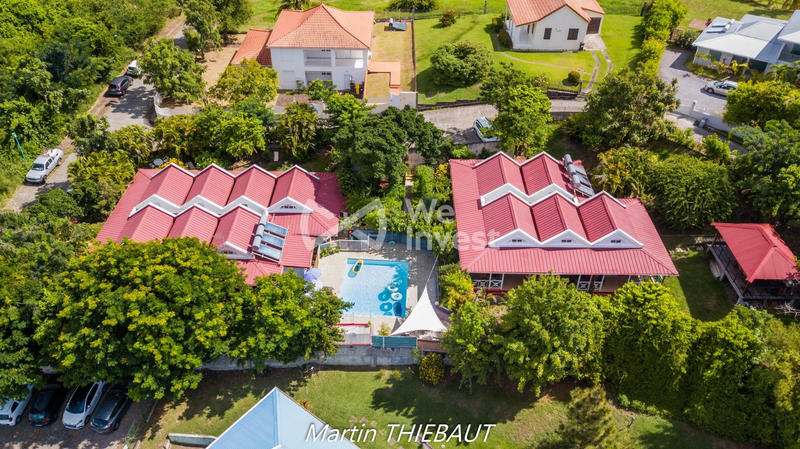 Maison - 270 m² - 13 pièces