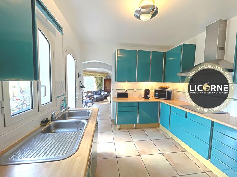 Maison - 180 m² - 8 pièces