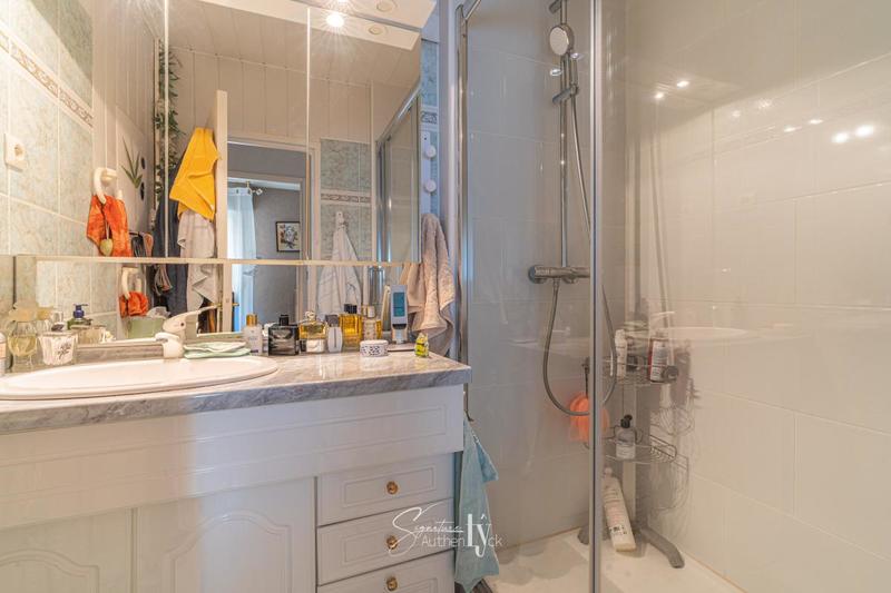 Appartement - 97 m² - 5 pièces