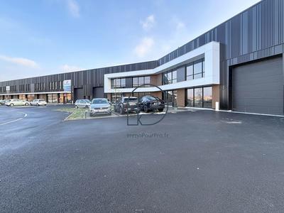 Local d'activités - 851 m²